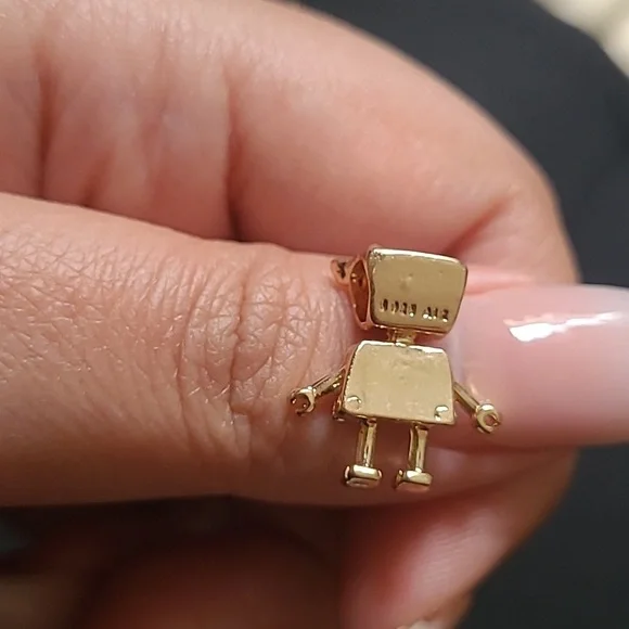 Cutie Robot 🤖 😍 ❤️ - Picture 5 of 6